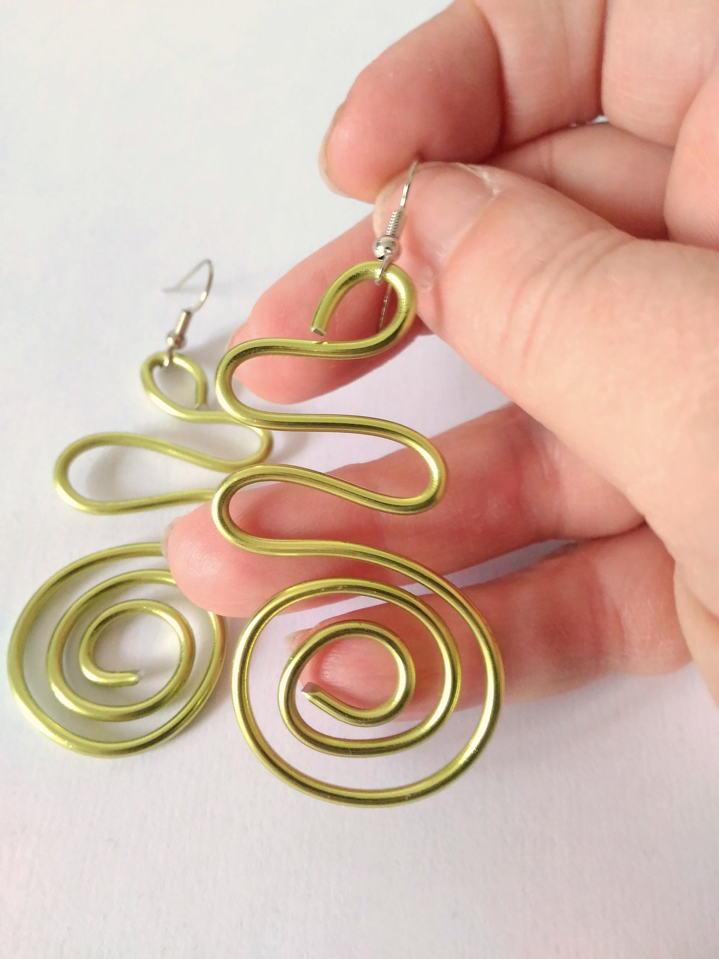 Aluminium jewelry. Gift for her. Aluminium earrings. Contemporary jewelry. Green earrings. Dangle earrings. Long earrings