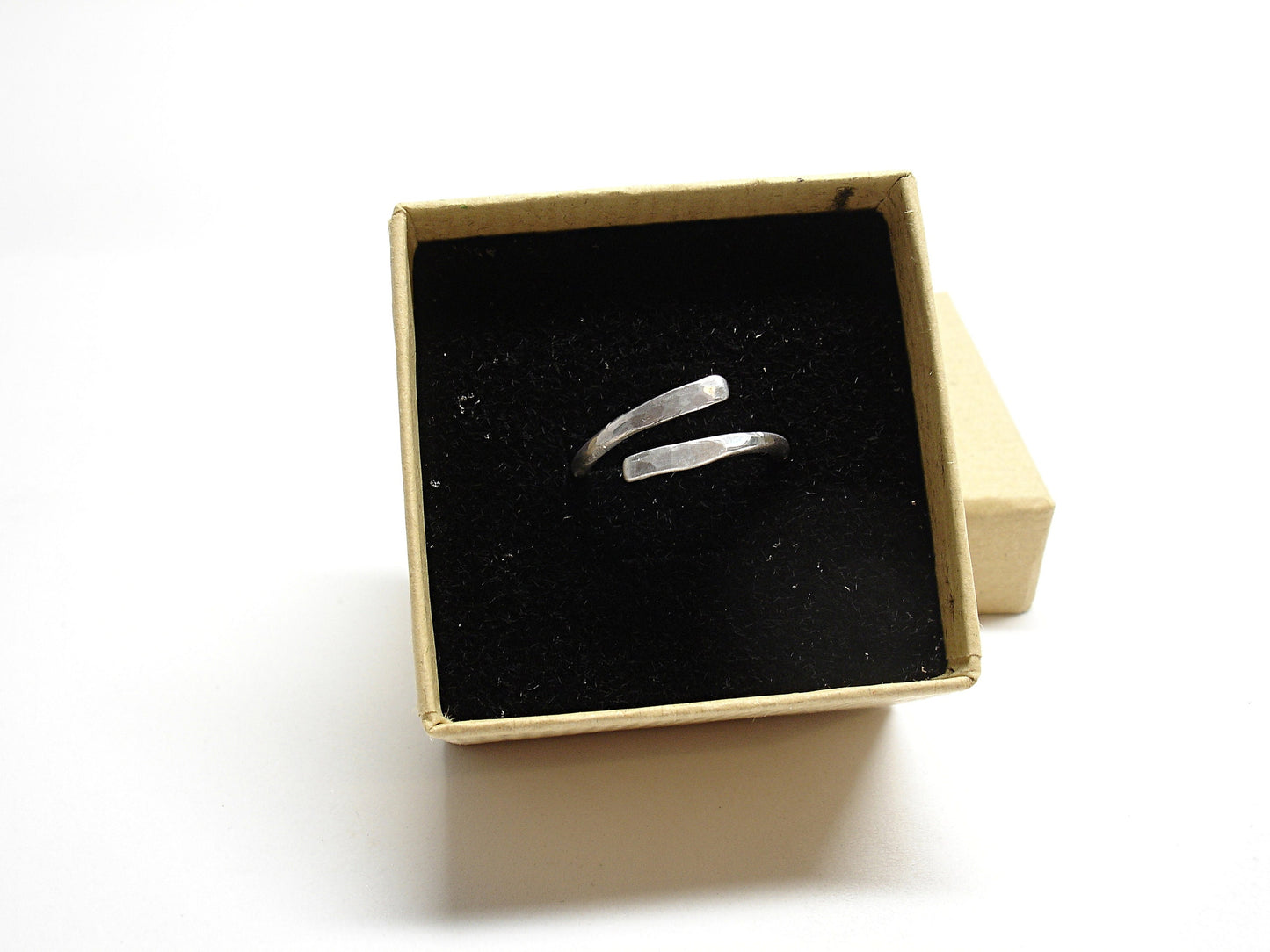 Aluminum thumb rings for women size US 9, Hammered minimalist ring for her, Aluminium contemporary jewelry