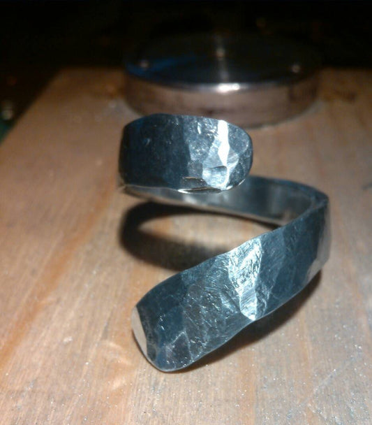 Statement thumb ring for women. Unusual hammered aluminum ring. Contemporary aluminium jewelry