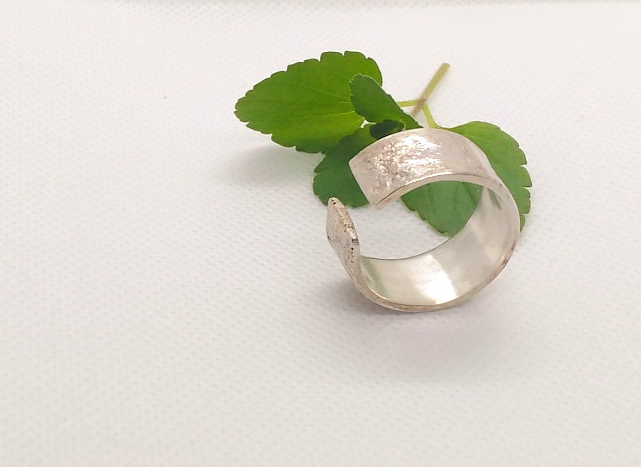 Alternative engagement ring. Reticulated silver ring. Unusual wedding ring. Contemporary jewelry. Silver jewelry. Statement ring