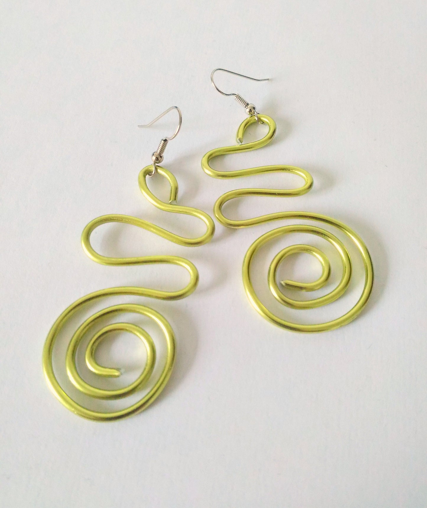 Aluminium jewelry. Gift for her. Aluminium earrings. Contemporary jewelry. Green earrings. Dangle earrings. Long earrings