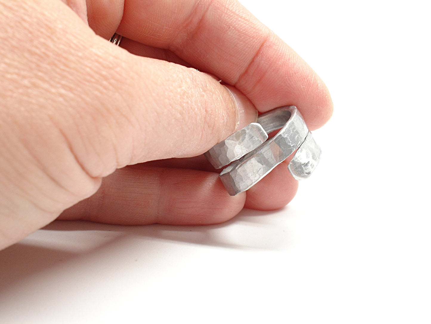 Wrap thumb rings for women. Hammered aluminium ring. Contemporary handmade jewelry. Statement ring
