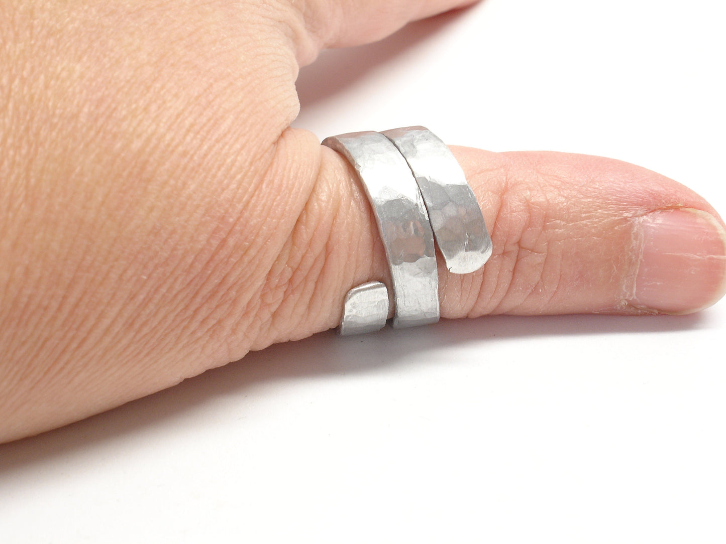 Wrap thumb rings for women. Hammered aluminium ring. Contemporary handmade jewelry. Statement ring