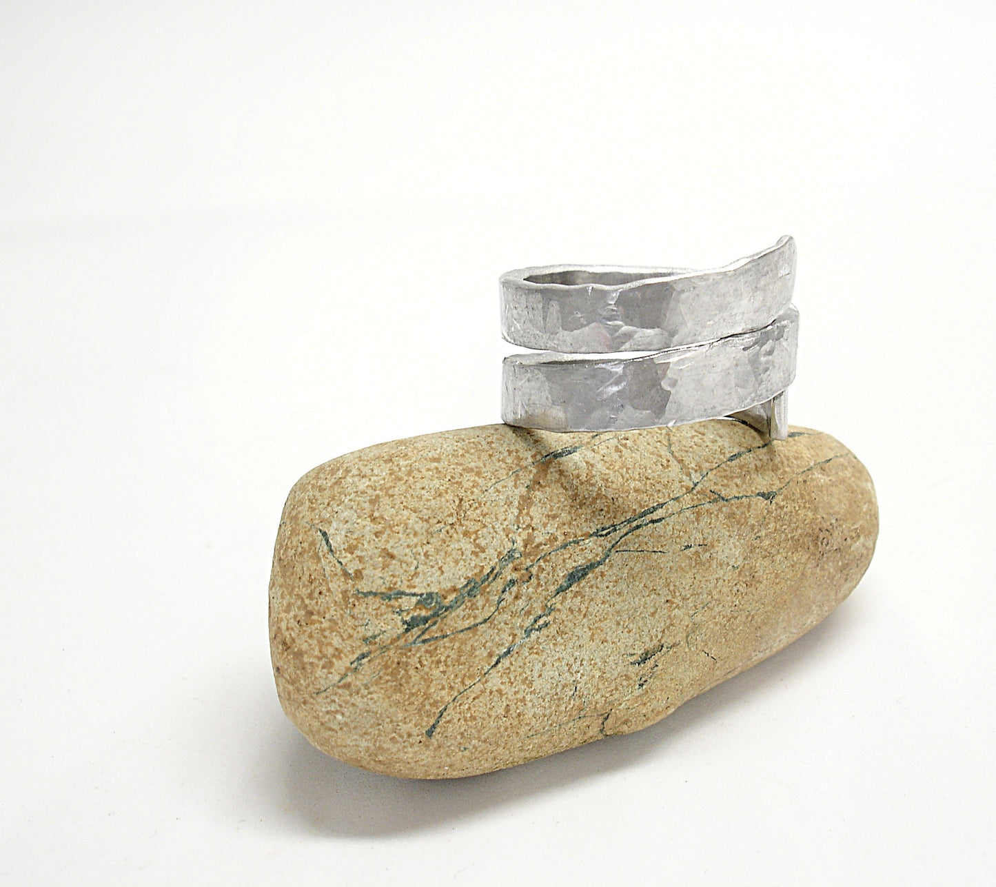 Wrap thumb rings for women. Hammered aluminium ring. Contemporary handmade jewelry. Statement ring