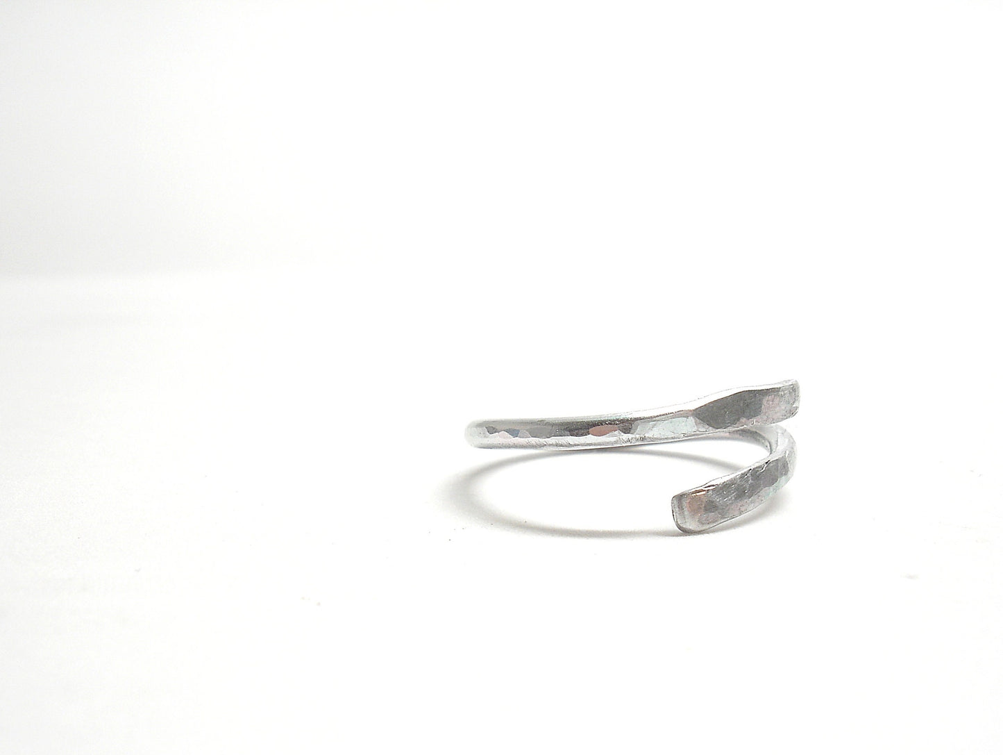 Aluminum thumb rings for women size US 9, Hammered minimalist ring for her, Aluminium contemporary jewelry