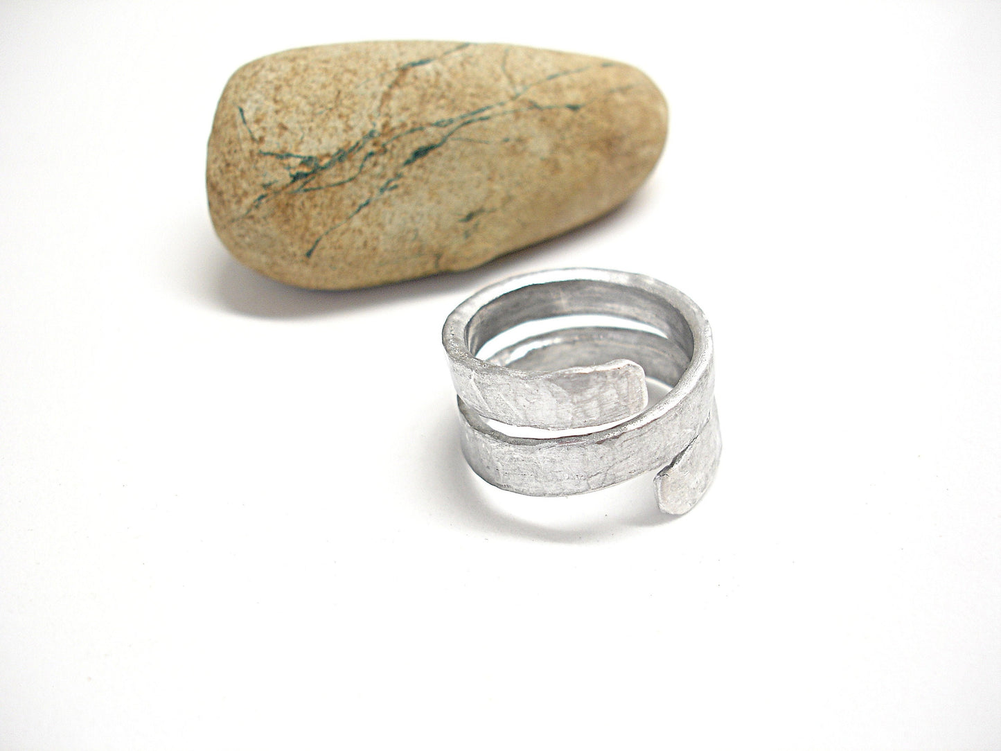 Wrap thumb rings for women. Hammered aluminium ring. Contemporary handmade jewelry. Statement ring