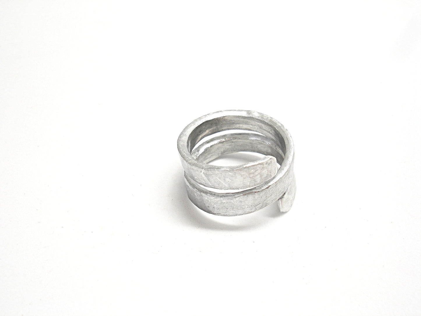 Wrap thumb rings for women. Hammered aluminium ring. Contemporary handmade jewelry. Statement ring