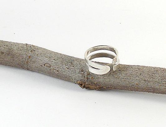 Minimal sterling silver band ring. Open silver rings for women. Contemporary minimalist jewelry. Size 7 + 1/4