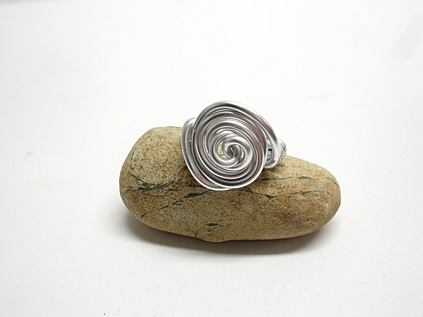 Aluminium chunky ring for women. Wire wrapped statement ring. Aluminum contemporary jewelry. Spiral ring