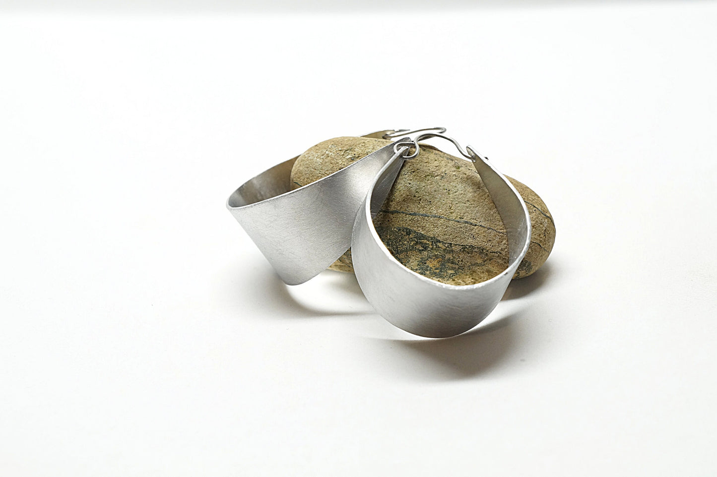 Large hoop aluminium earrings. Wide brushed silver matte earrings. Everyday big silver aluminum earrings. Statement aluminum jewelry