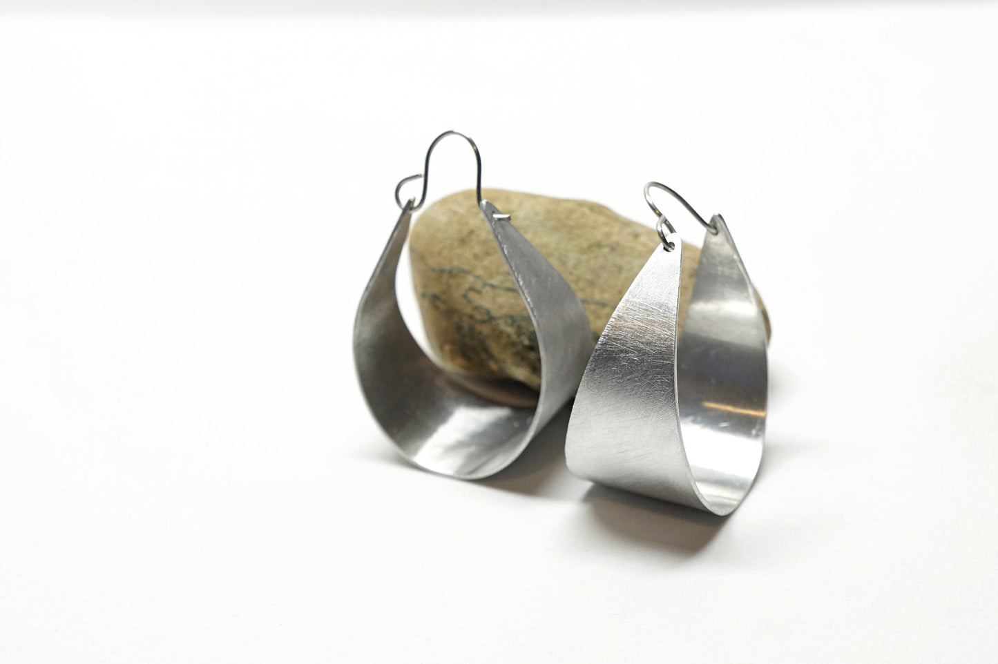 Large hoop aluminium earrings. Wide brushed silver matte earrings. Everyday big silver aluminum earrings. Statement aluminum jewelry