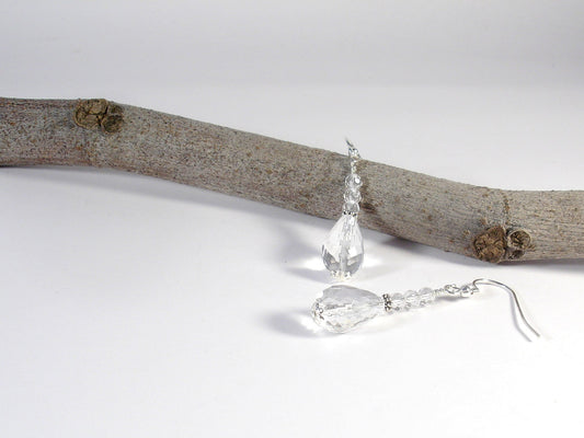 Clear quartz earrings. Bridesmaid gift. Bridesmaid dainty earring. Bridal jewelry. Bride white earrings. Rock crystal earrings.