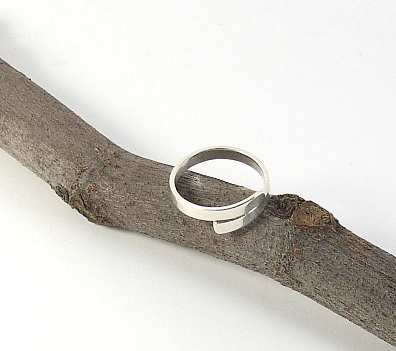 Band sterling silver womens ring. Wrapped minimal bypass ring. Silver jewelry. Wrap rings for women